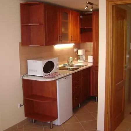 Akacfa Apartmanhaz Apartman